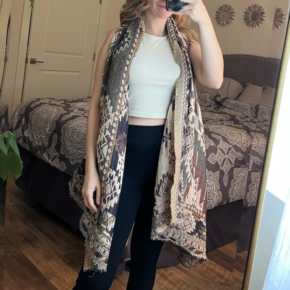 Aztec scarf/shawl - Picture 5 of 6